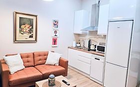 Acogedor Apartamento En Atocha By Bebalmy