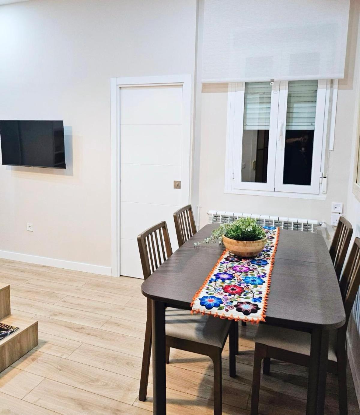 Acogedor Apartamento En Atocha By Bebalmy Madrid Extérieur photo