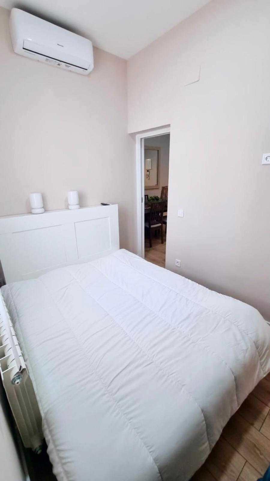 Acogedor Apartamento En Atocha By Bebalmy Madrid Extérieur photo