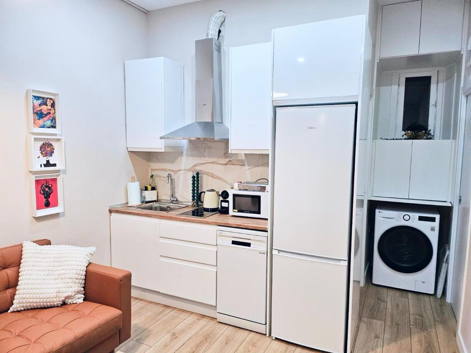 Acogedor Apartamento En Atocha By Bebalmy Madrid Extérieur photo