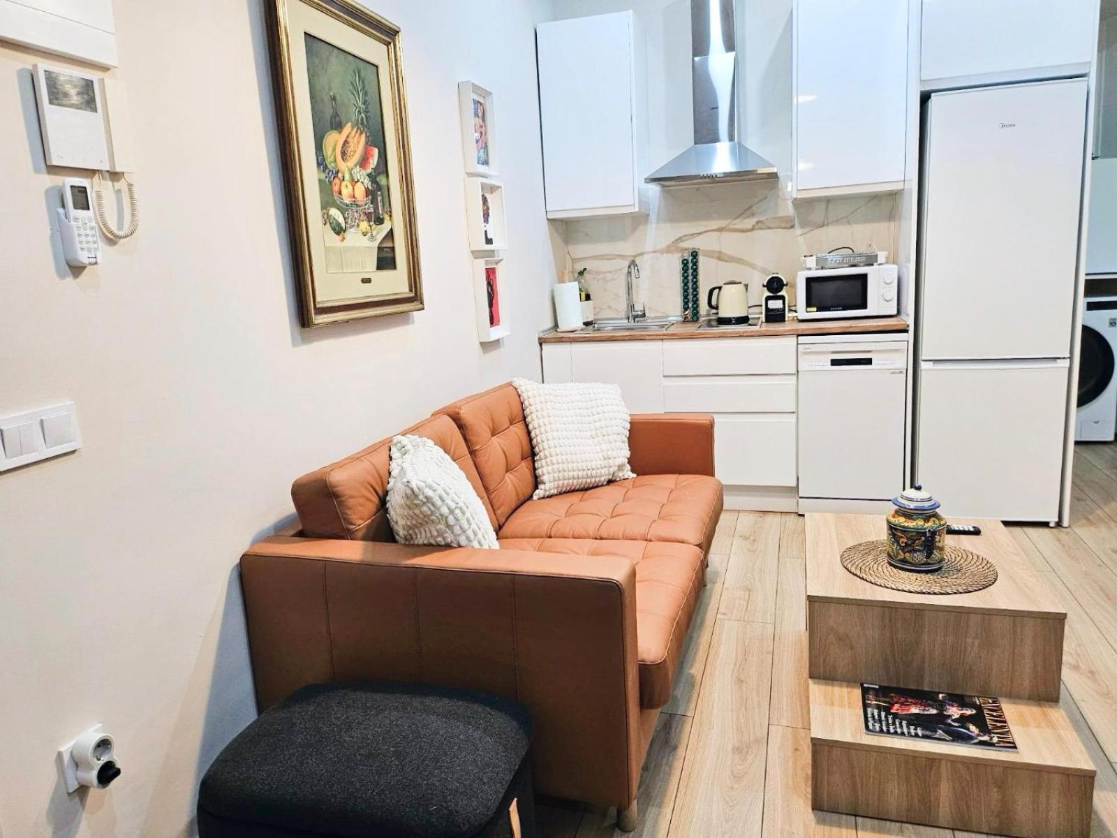 Acogedor Apartamento En Atocha By Bebalmy Madrid Extérieur photo