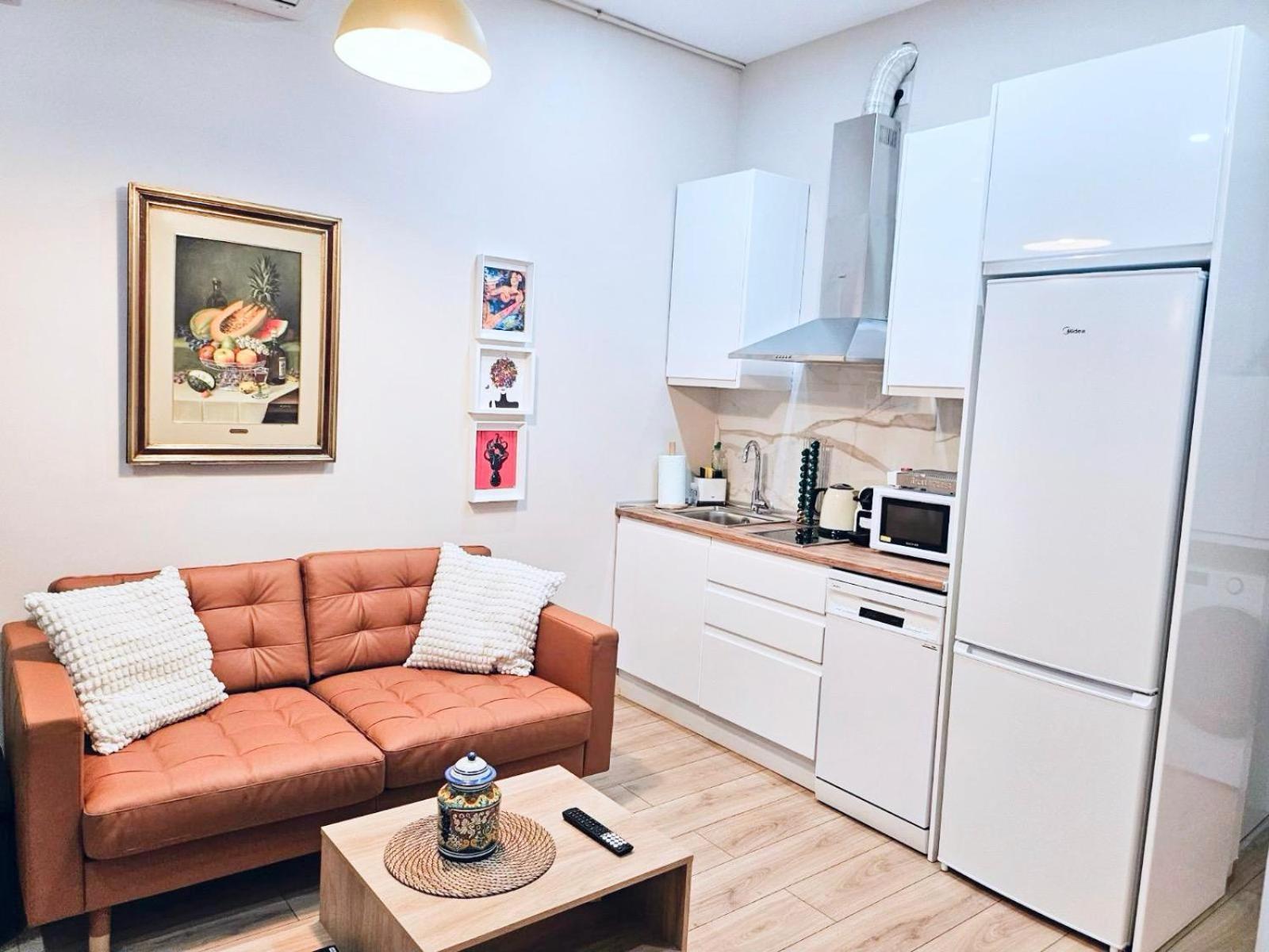 Acogedor Apartamento En Atocha By Bebalmy Madrid Extérieur photo